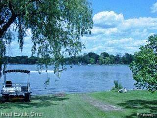 5640 Bullard Road Fenton, MI 48430 - Photo 1 of 1 View of the Lake