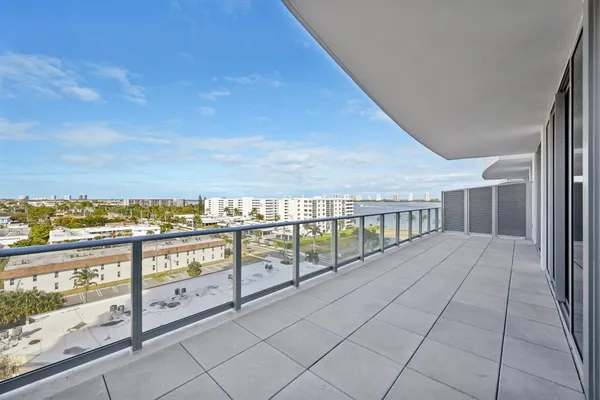 $1,274,900 | 220 Lake Shore Drive, Unit 709, West Palm Beach, FL 33403