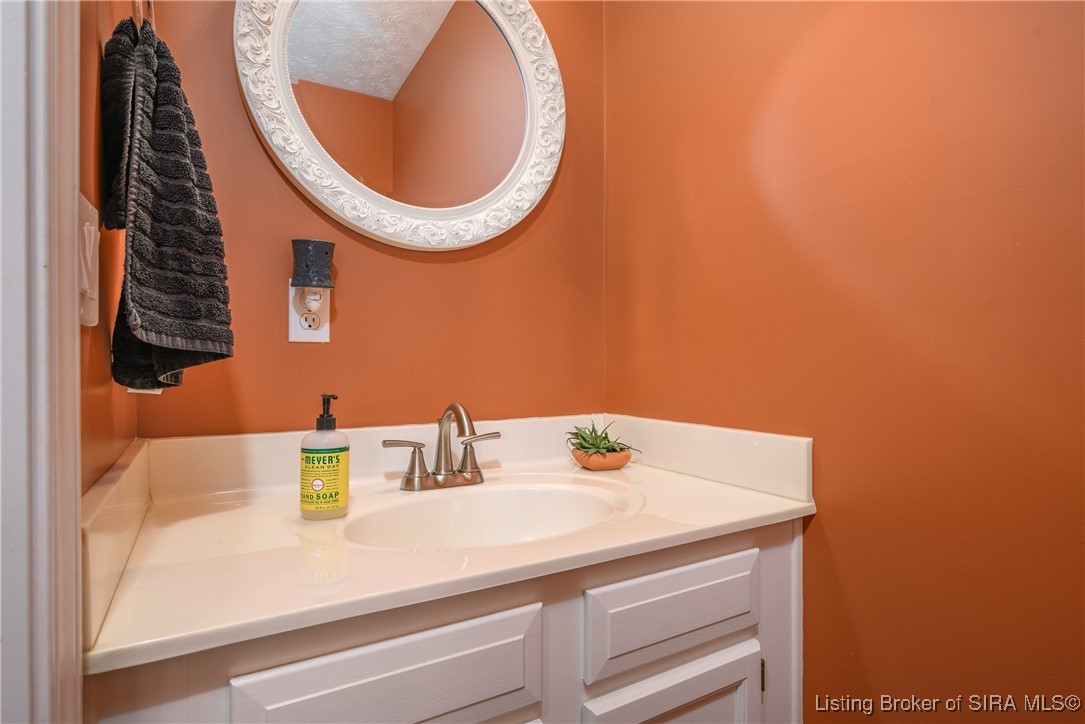 2011 Brookstone Way Georgetown, IN 47122 - Photo 18 of 46 Gallery Image 18