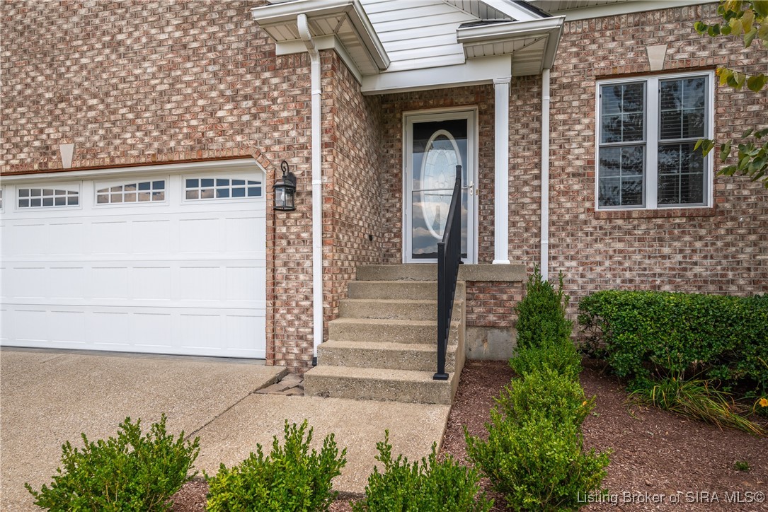 2011 Brookstone Way Georgetown, IN 47122 - Photo 4 of 46 Gallery Image 4