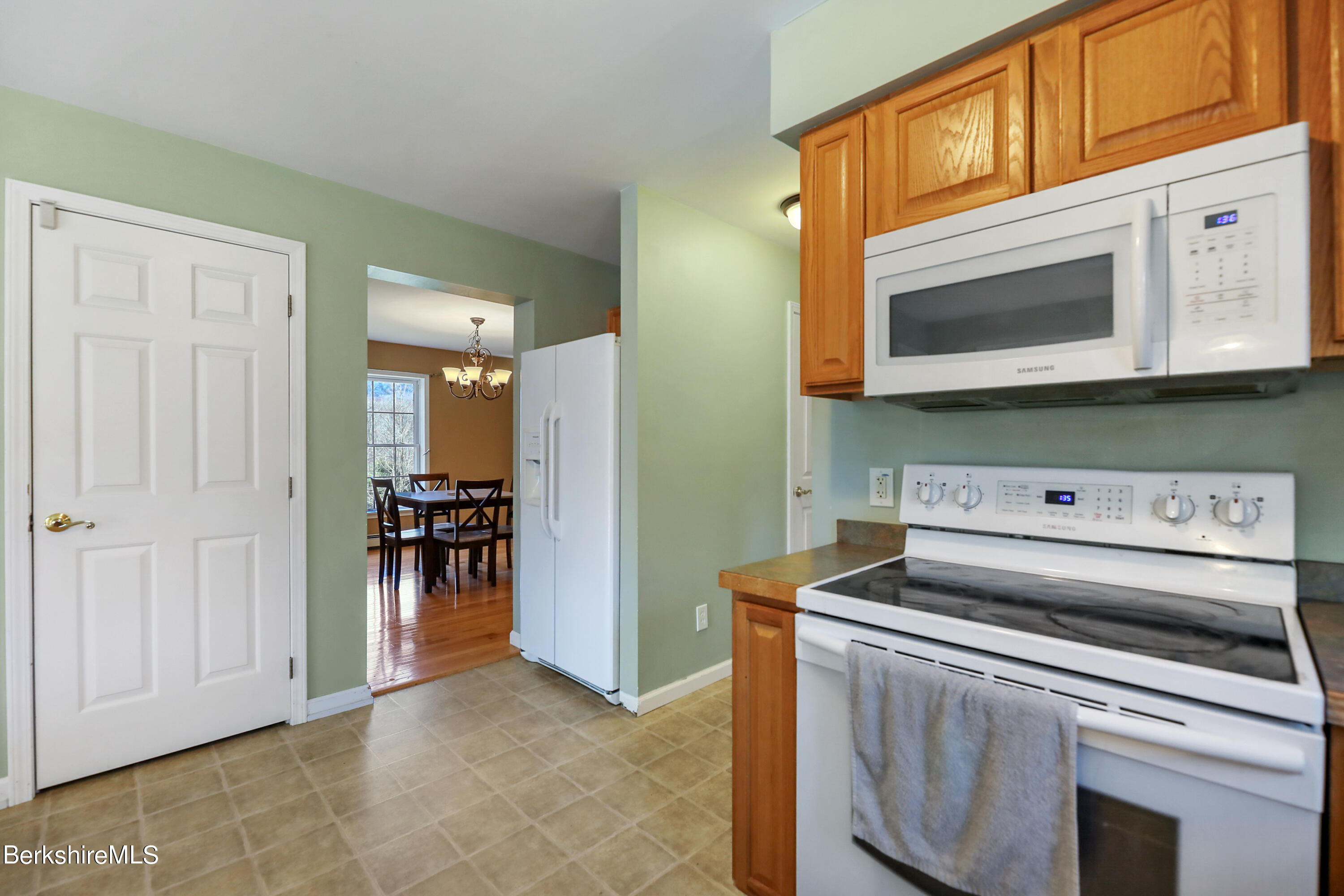 216 W Road Adams, MA 01220 - Photo 13 of 44 55 Kitchen