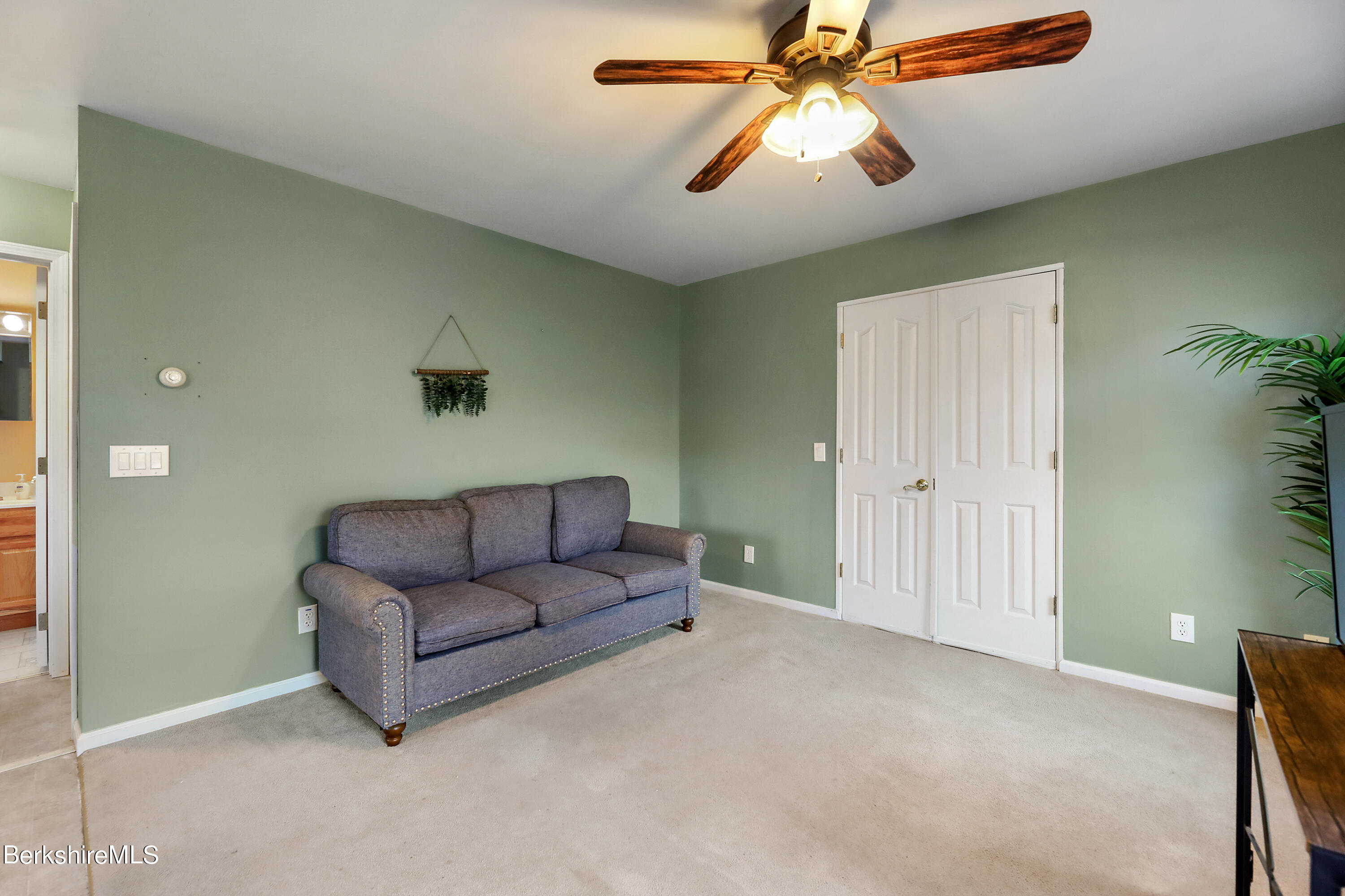 216 W Road Adams, MA 01220 - Photo 29 of 44 25 Living Room