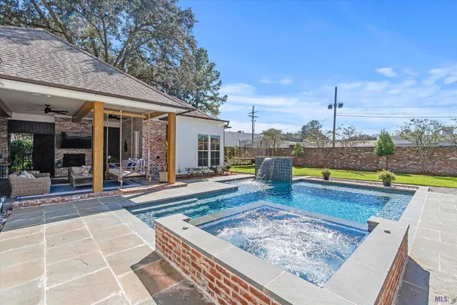 $1,575,000 | 2218 Dove Hollow Drive, Baton Rouge, LA 70809