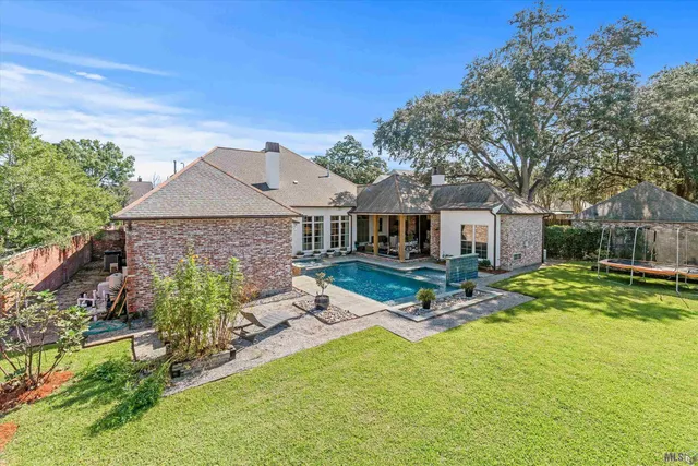 $1,575,000 | 2218 Dove Hollow Drive, Baton Rouge, LA 70809