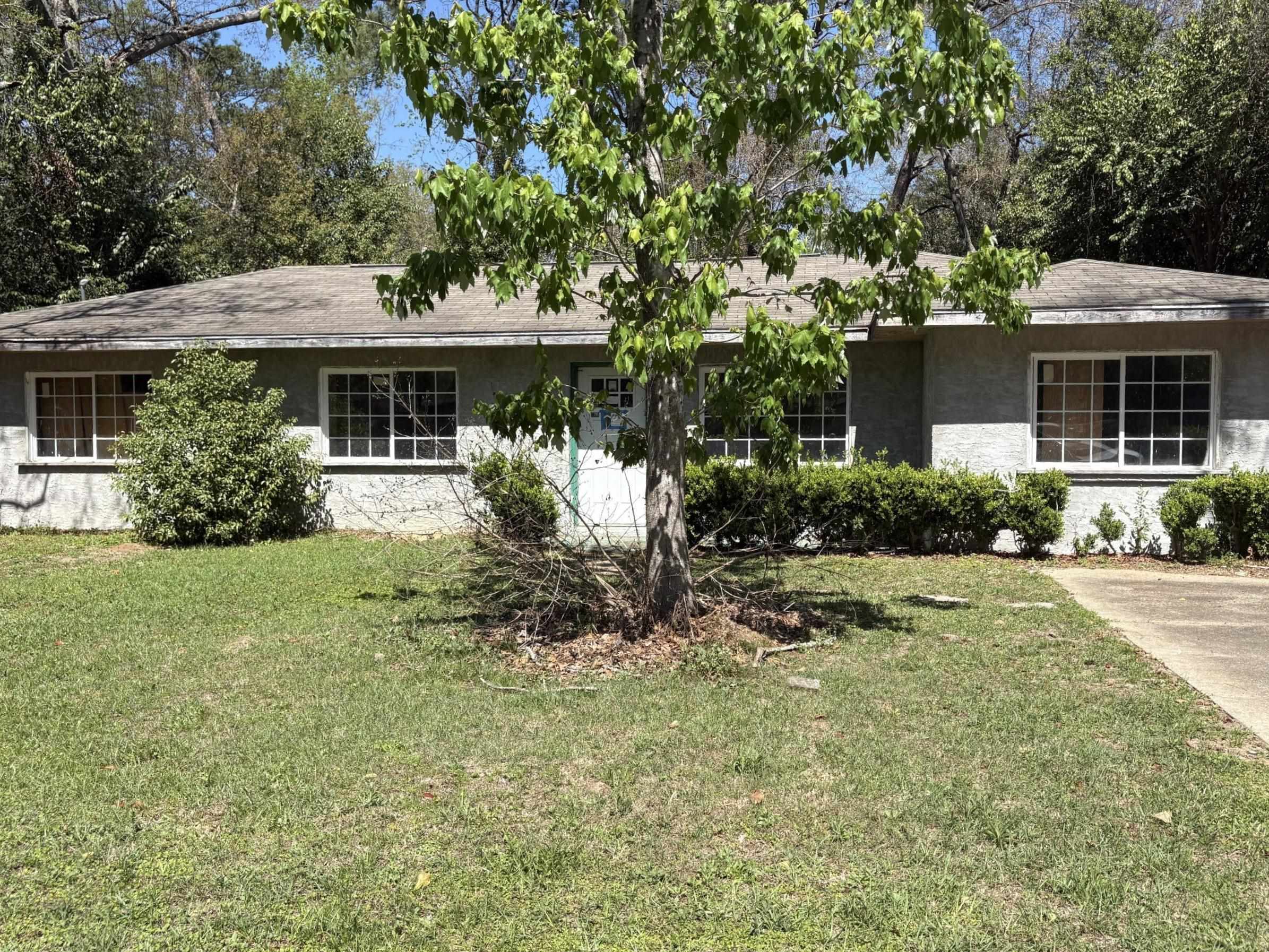 702 Apache Street Tallahassee, FL 32301 - Photo 1 of 9