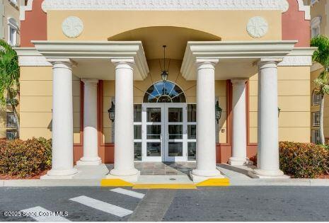 a view of entrance front of the house