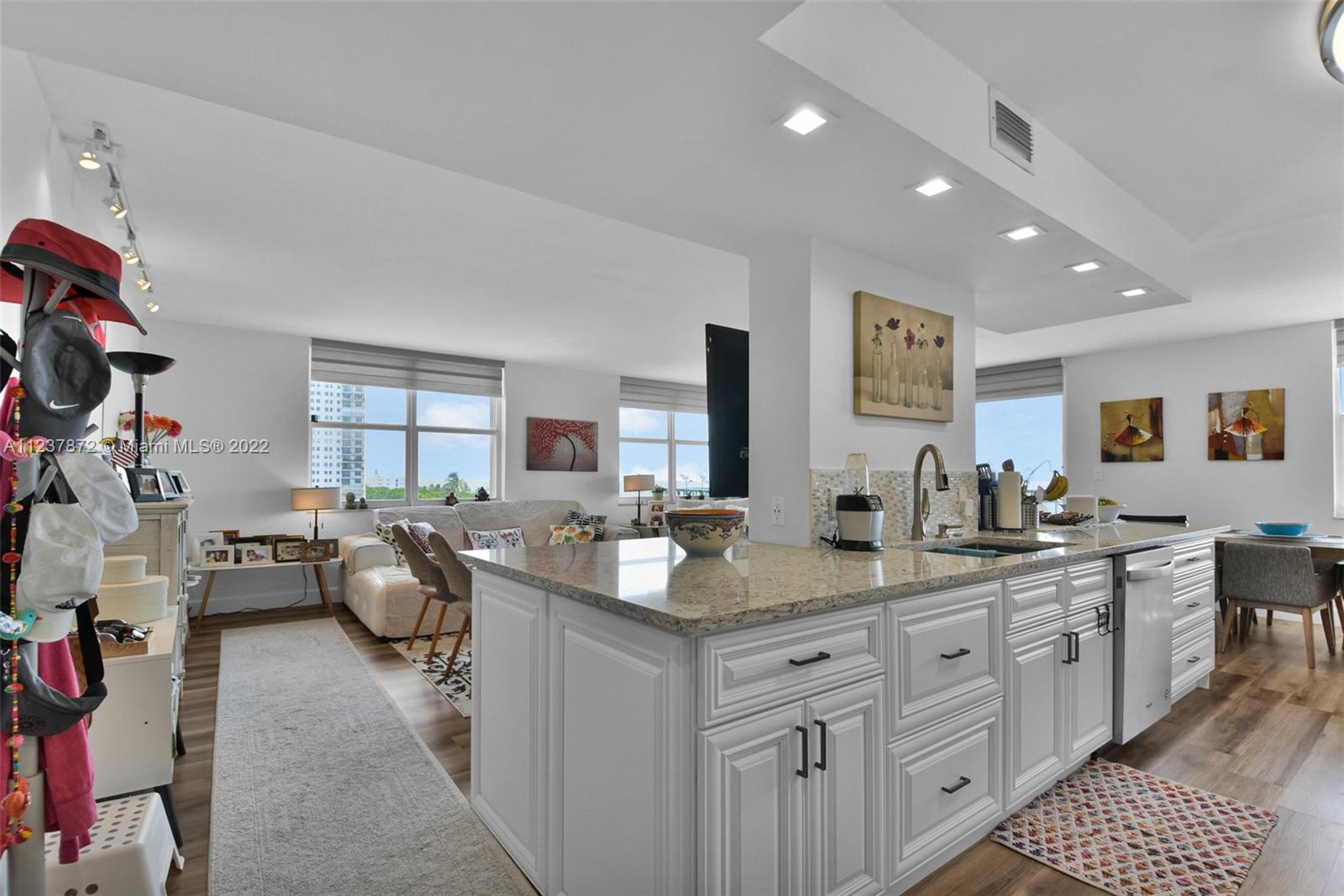 South Central Beach Hollywood, FL 33019 - Photo 25 of 30 a very nice looking room with a couch