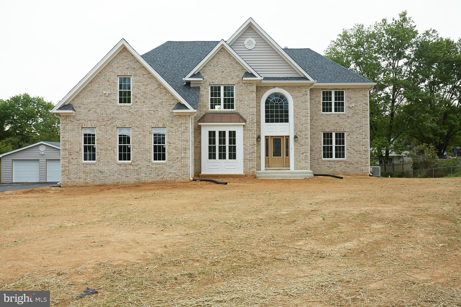 Over 5000sq ft on .96 acres