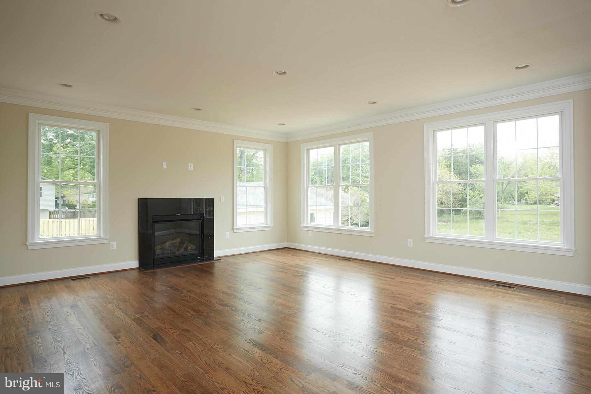 4309 Franconia Road Alexandria, VA 22310 - Photo 13 of 30 Sunny with Oversized Windows.