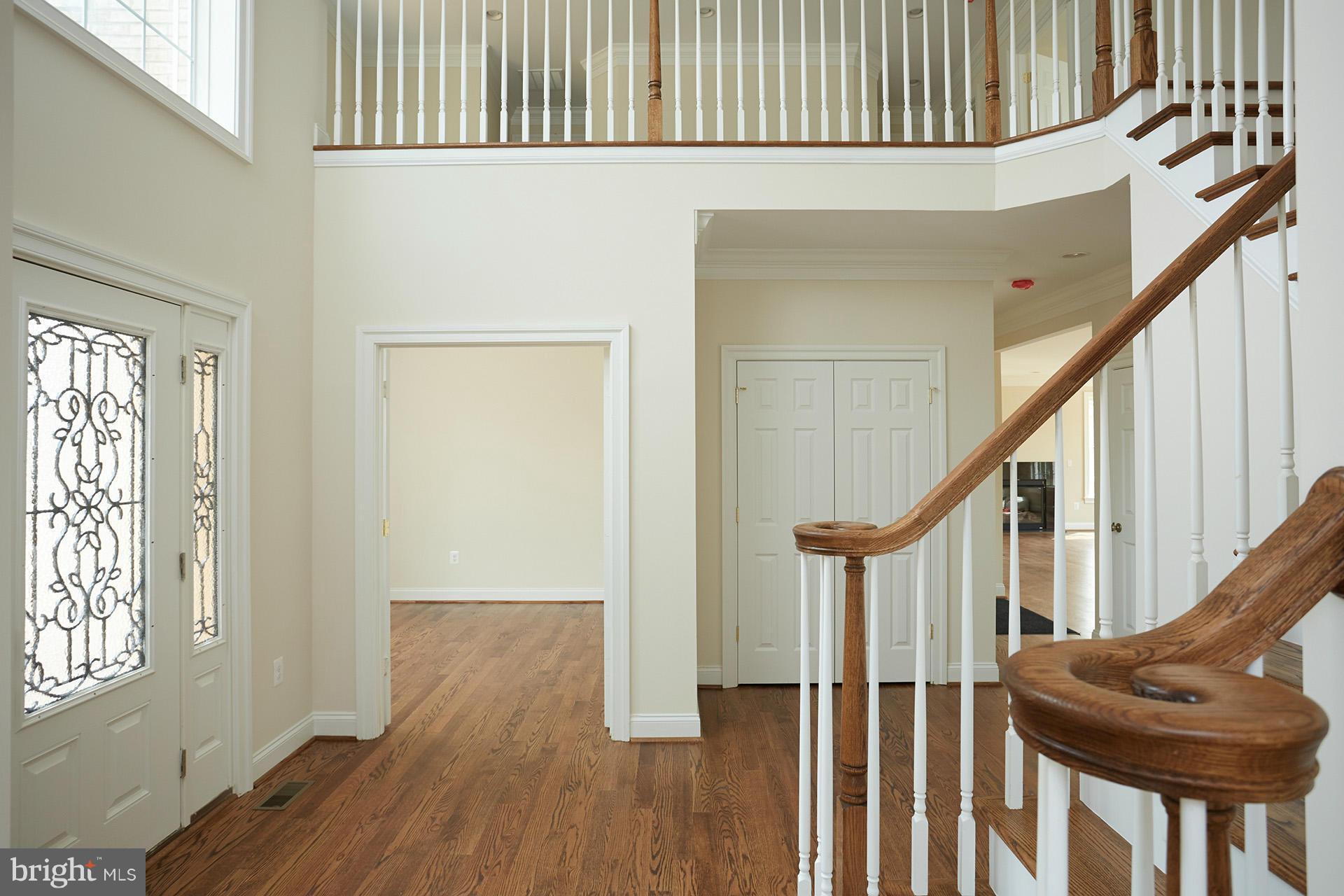 2nd Level Family Above The Foyer