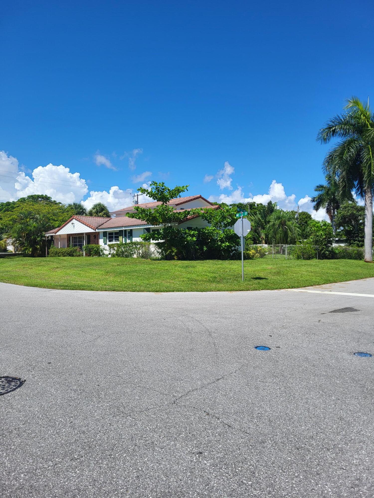 233 Northeast 11th Street Boca Raton, FL 33432 - Photo 2 of 6 a view of a park