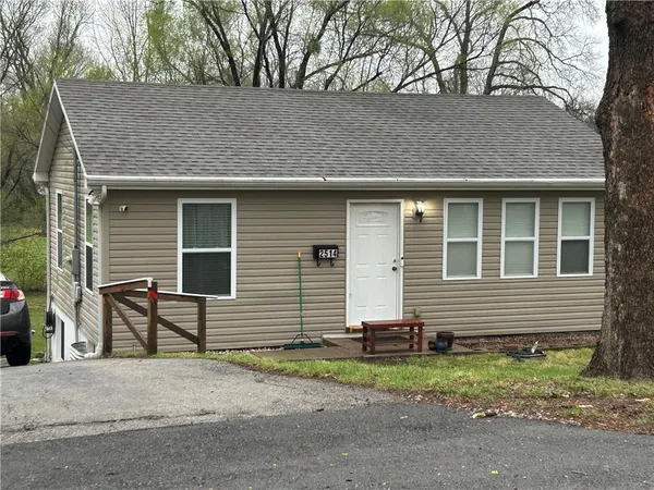 $185,000 | 2514 South Race Avenue, Independence, MO 64052