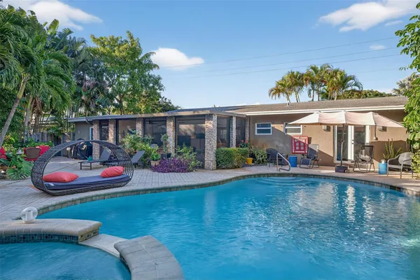 $5,500 | 318 Northeast 26th Street, Wilton Manors, FL 33305