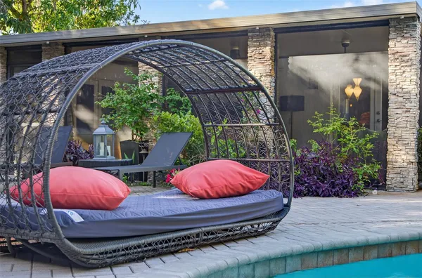 $5,500 | 318 Northeast 26th Street, Wilton Manors, FL 33305