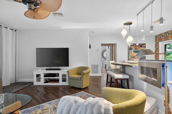 $5,500 | 318 Northeast 26th Street, Wilton Manors, FL 33305