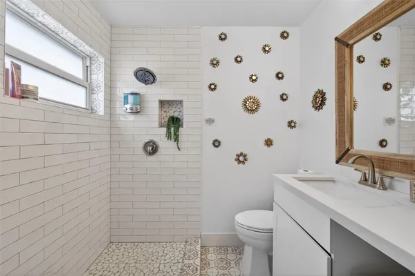 $5,500 | 318 Northeast 26th Street, Wilton Manors, FL 33305