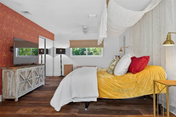 $5,500 | 318 Northeast 26th Street, Wilton Manors, FL 33305