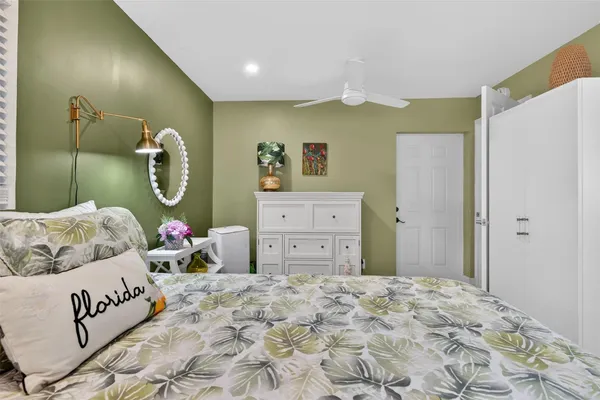 $5,500 | 318 Northeast 26th Street, Wilton Manors, FL 33305