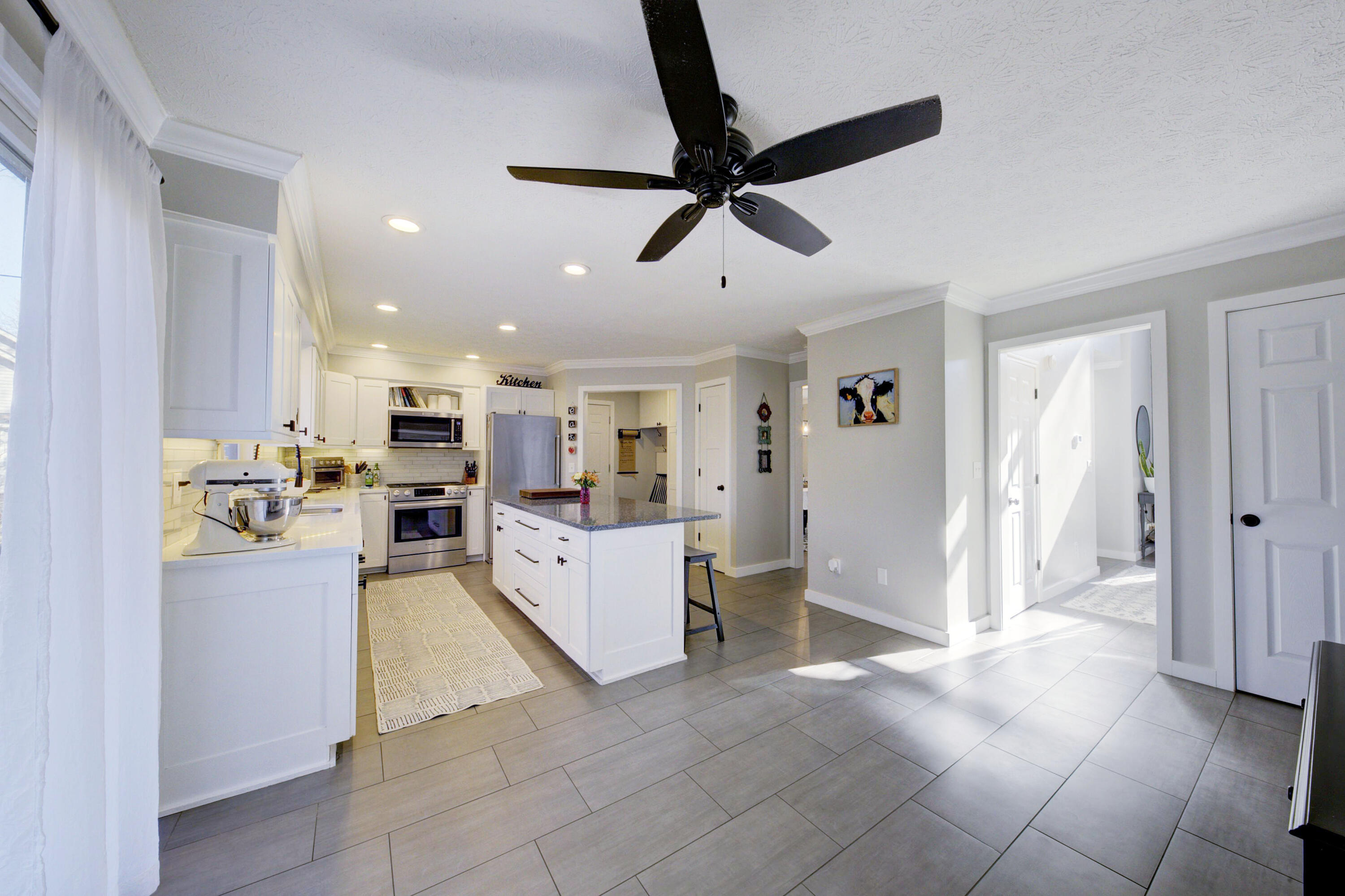 2391 Sunny Ridge Drive Pinckney, MI 48169 - Photo 16 of 71 Kitchen