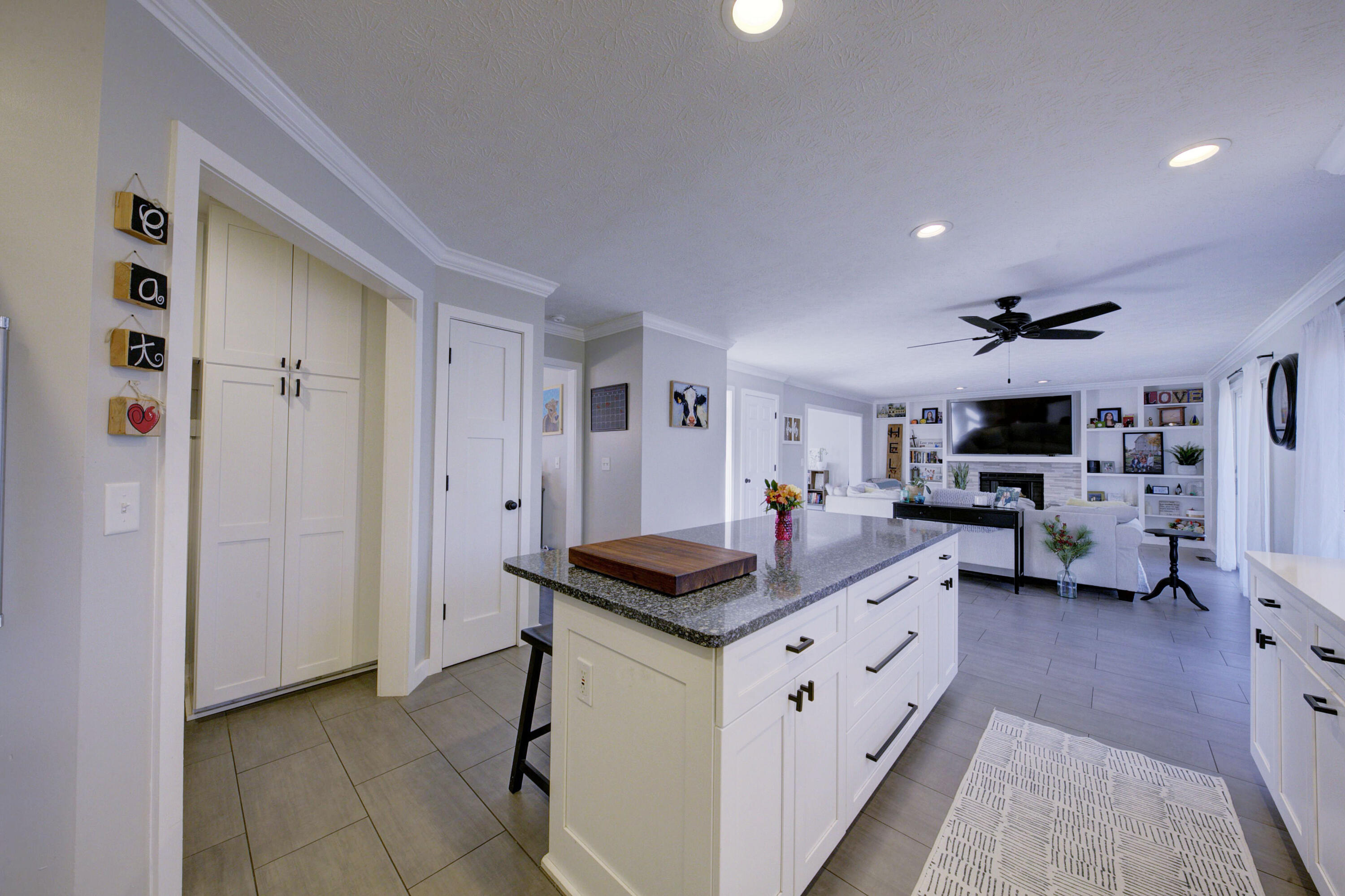 2391 Sunny Ridge Drive Pinckney, MI 48169 - Photo 19 of 71 Island