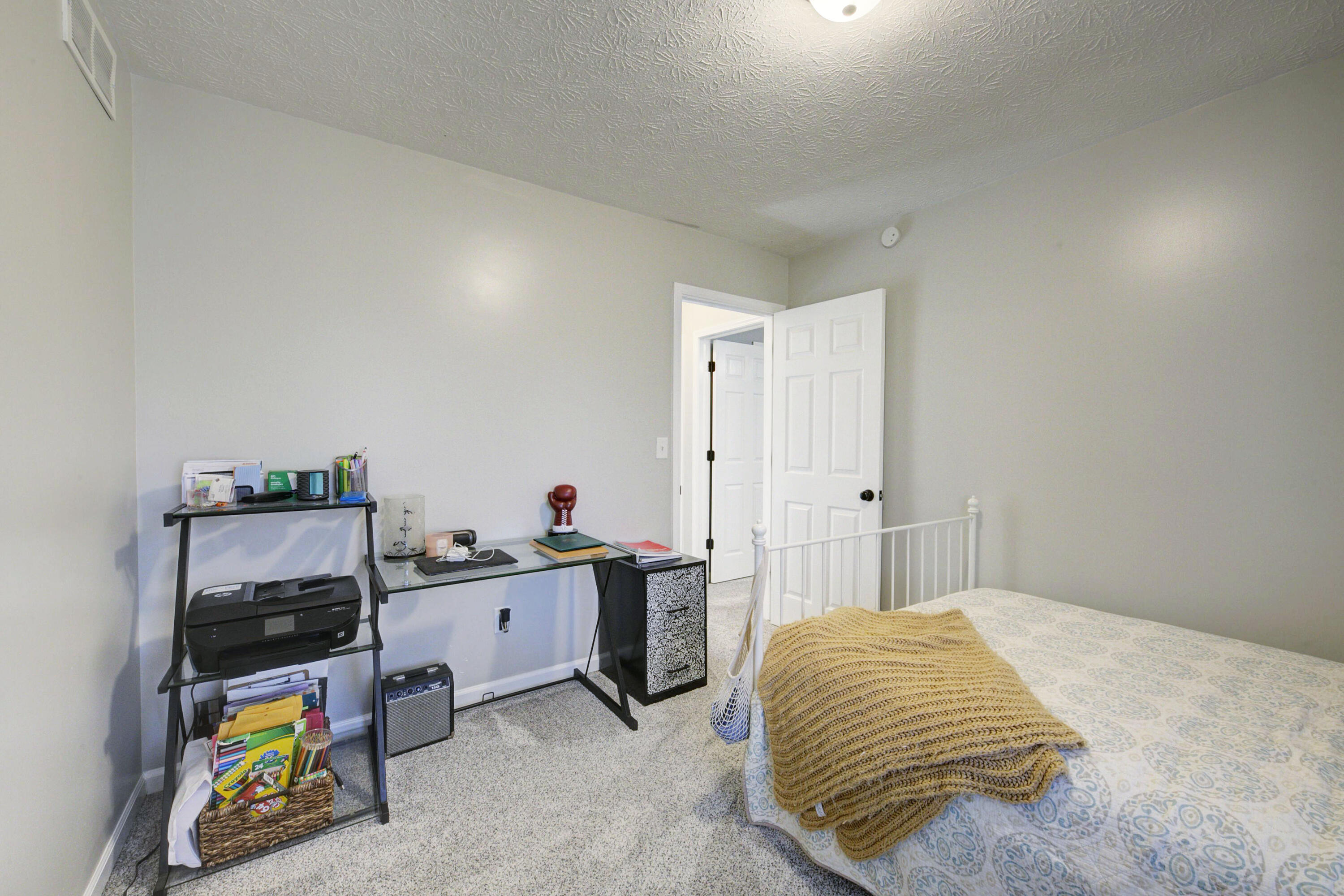 2391 Sunny Ridge Drive Pinckney, MI 48169 - Photo 34 of 71 Bedroom 1