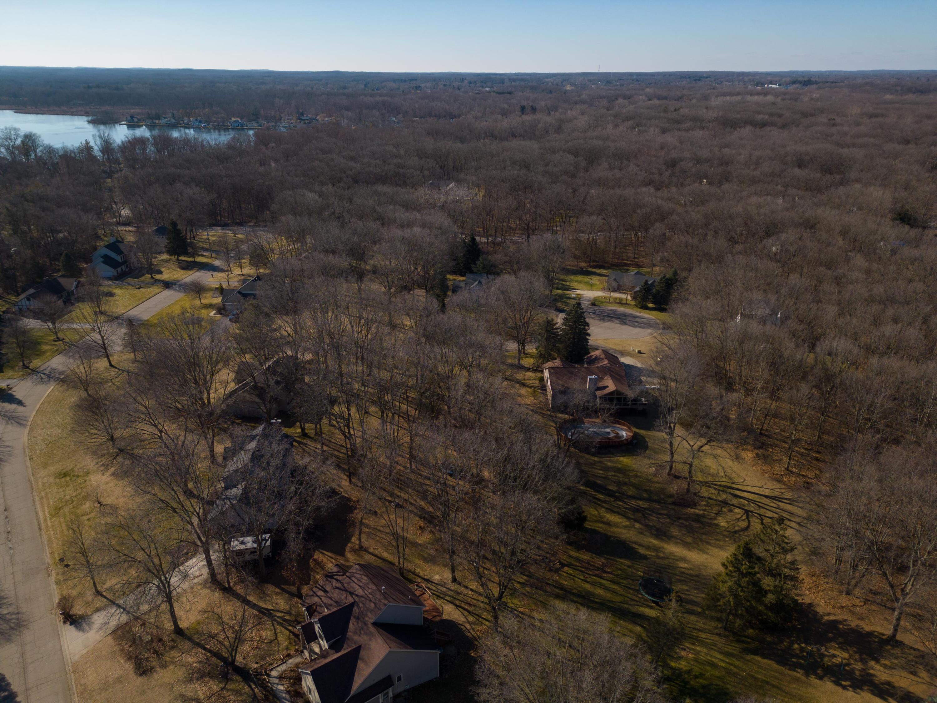 2391 Sunny Ridge Drive Pinckney, MI 48169 - Photo 68 of 71 Close to Lake