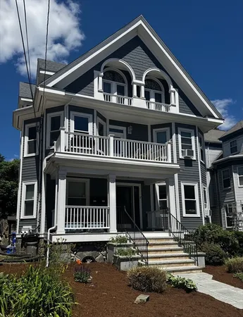 $4,200 | 37 Bartlett Crescent, Unit 1, Brookline, MA 02446