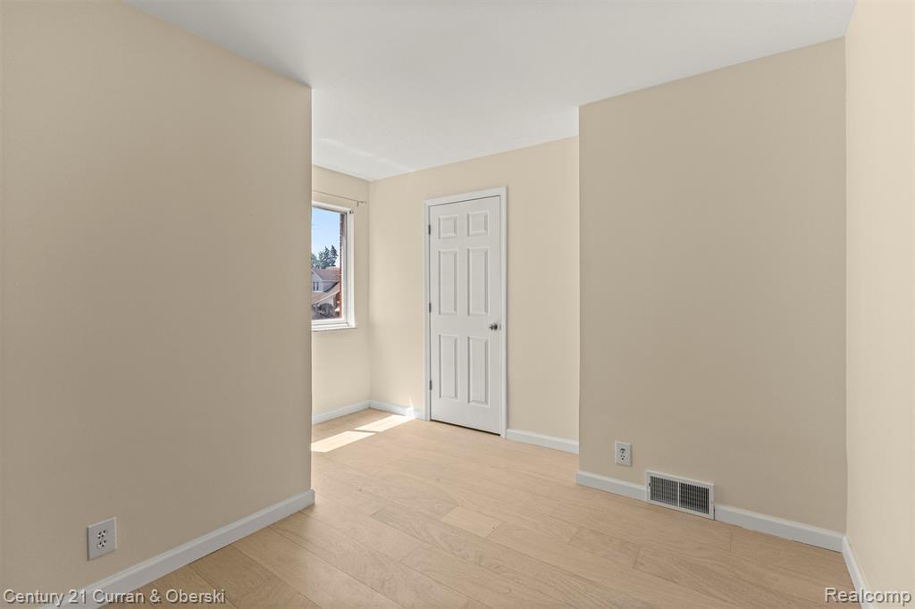 5110 Maple Street Dearborn, MI 48126 - Photo 18 of 45