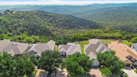 $959,000 | 5724 Brittlyns Court, Austin, TX 78730