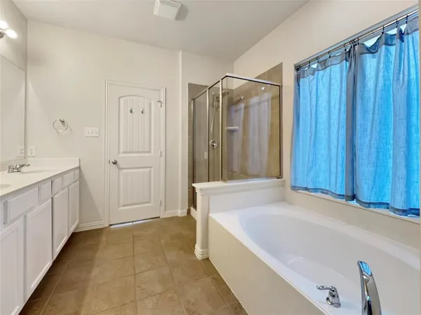 $2,800 | 5212 Fringetree Drive, McKinney, TX 75071