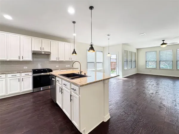 $2,800 | 5212 Fringetree Drive, McKinney, TX 75071