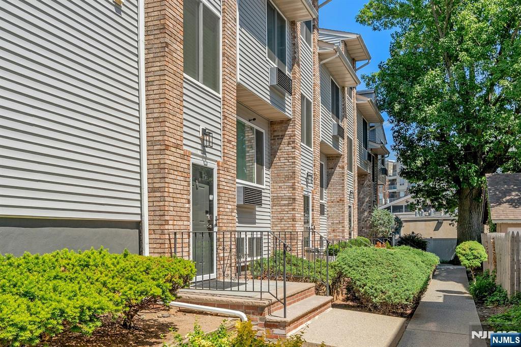 228 Johnson Avenue, Unit 5 Hackensack, NJ 07601 - Photo 13 of 15
