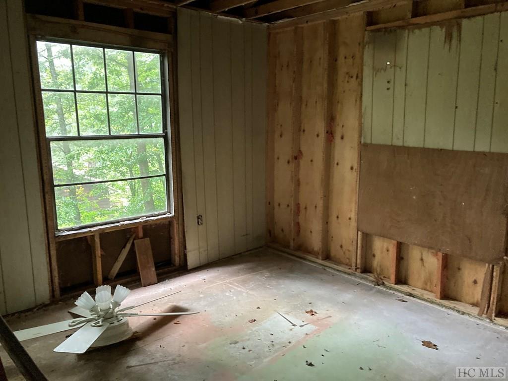 40 Soldier Point Cullowhee, NC 28723 - Photo 4 of 16 Gallery Image 4