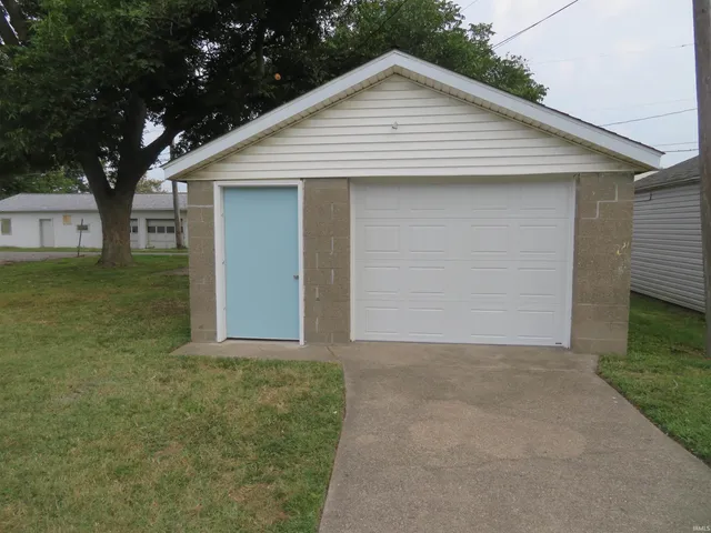 $124,900 | 1235 East 3rd Street, Mount Vernon, IN 47620