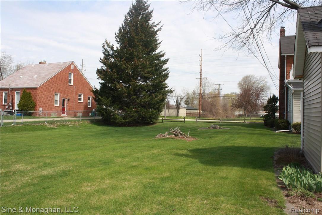12240 East 10 Mile Road Warren, MI 48089 - Photo 17 of 18 IMG_9311.JPG