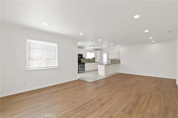 $4,950 | 4232 Walnut Avenue, Long Beach, CA 90807