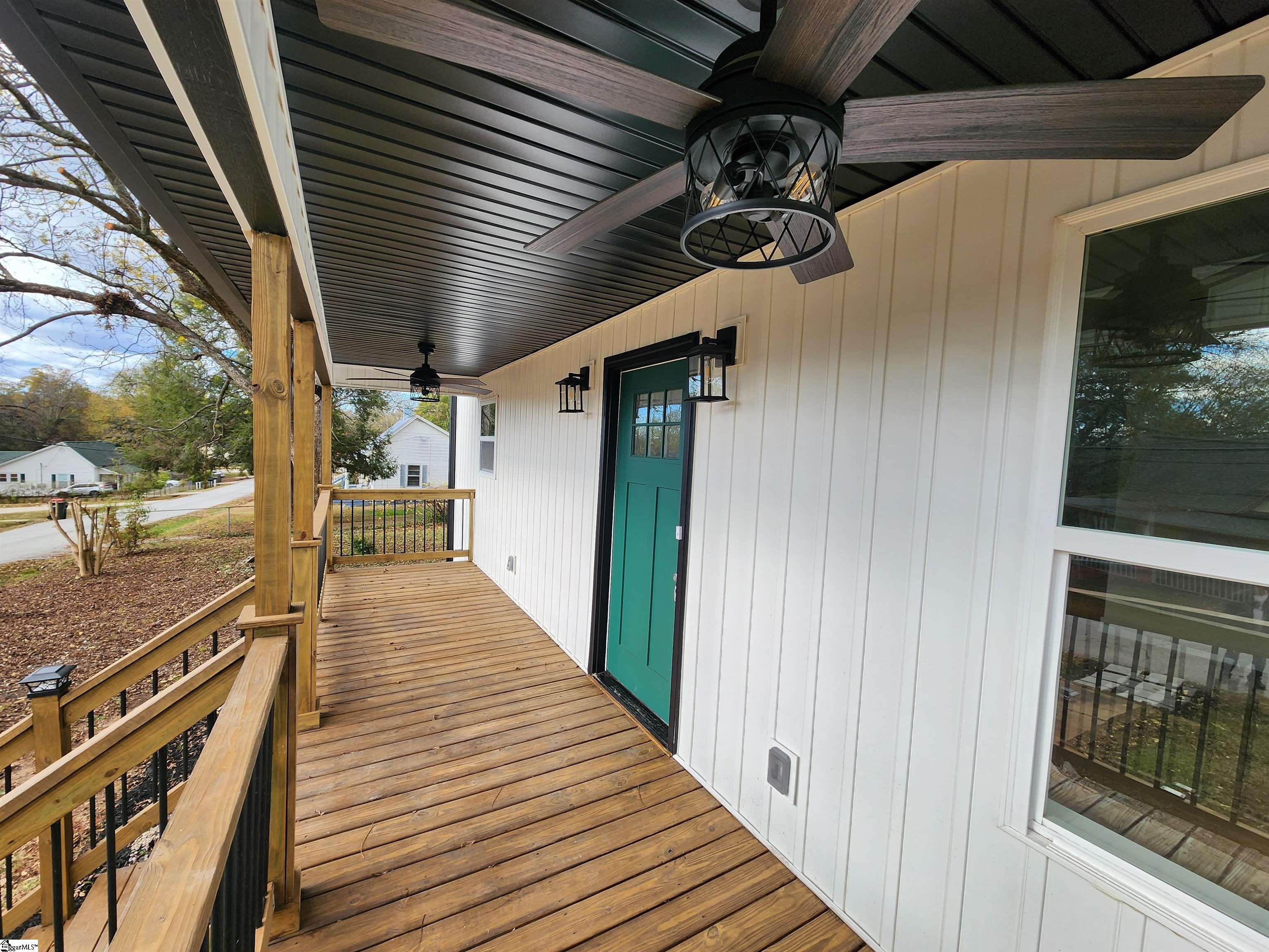 307 Barton Street Easley, SC 29640 - Photo 4 of 27 Gallery Image 4