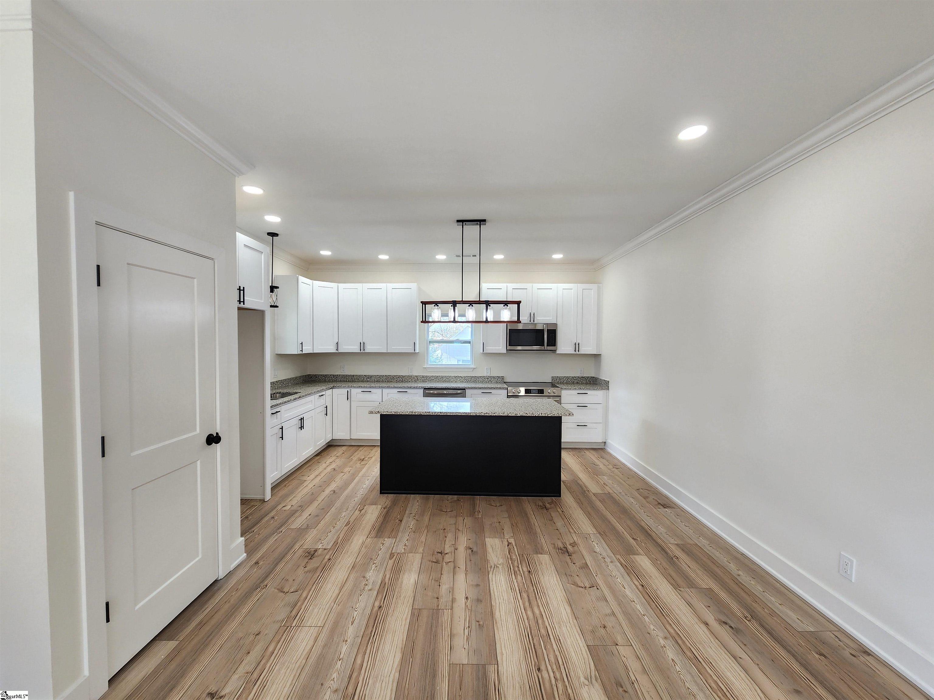 307 Barton Street Easley, SC 29640 - Photo 6 of 27 Gallery Image 6