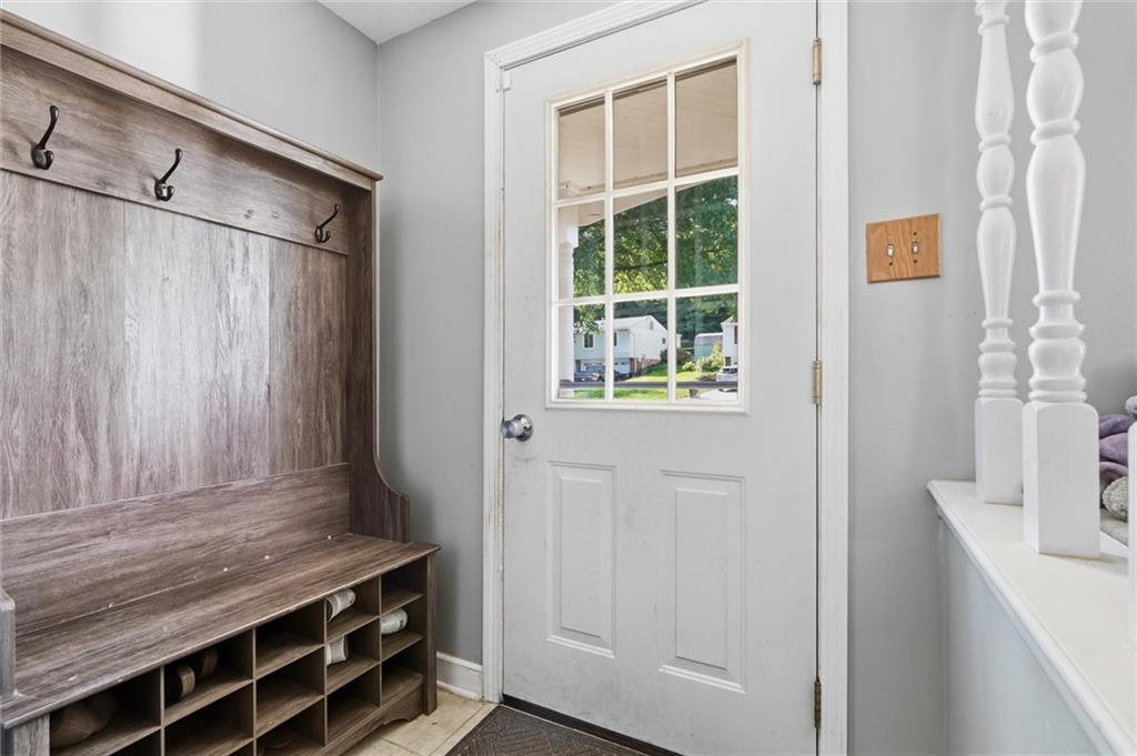 110 Glengarry Drive Coraopolis, PA 15108 - Photo 4 of 40 Gallery Image 4