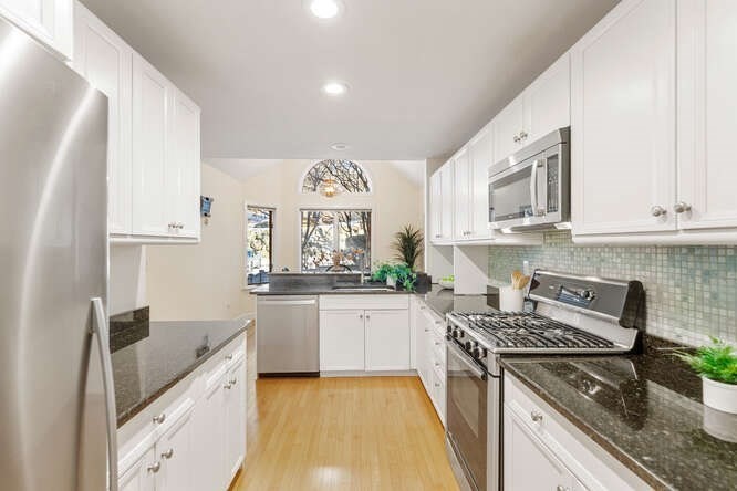 7 Wainwright Road, Unit 15 Winchester, MA 01890 - Photo 11 of 37