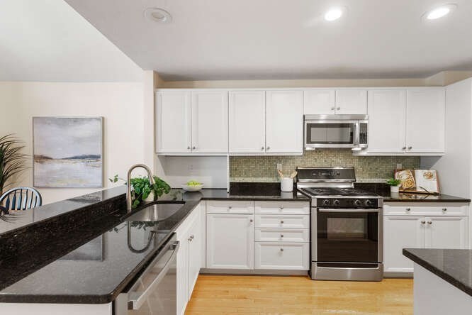 7 Wainwright Road, Unit 15 Winchester, MA 01890 - Photo 12 of 37