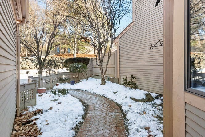 7 Wainwright Road, Unit 15 Winchester, MA 01890 - Photo 36 of 37