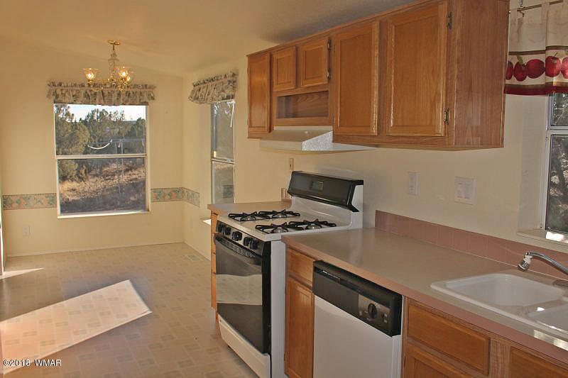 2045 Parker Ranch Road Show Low, AZ 85901 - Photo 12 of 34 Gallery Image 12