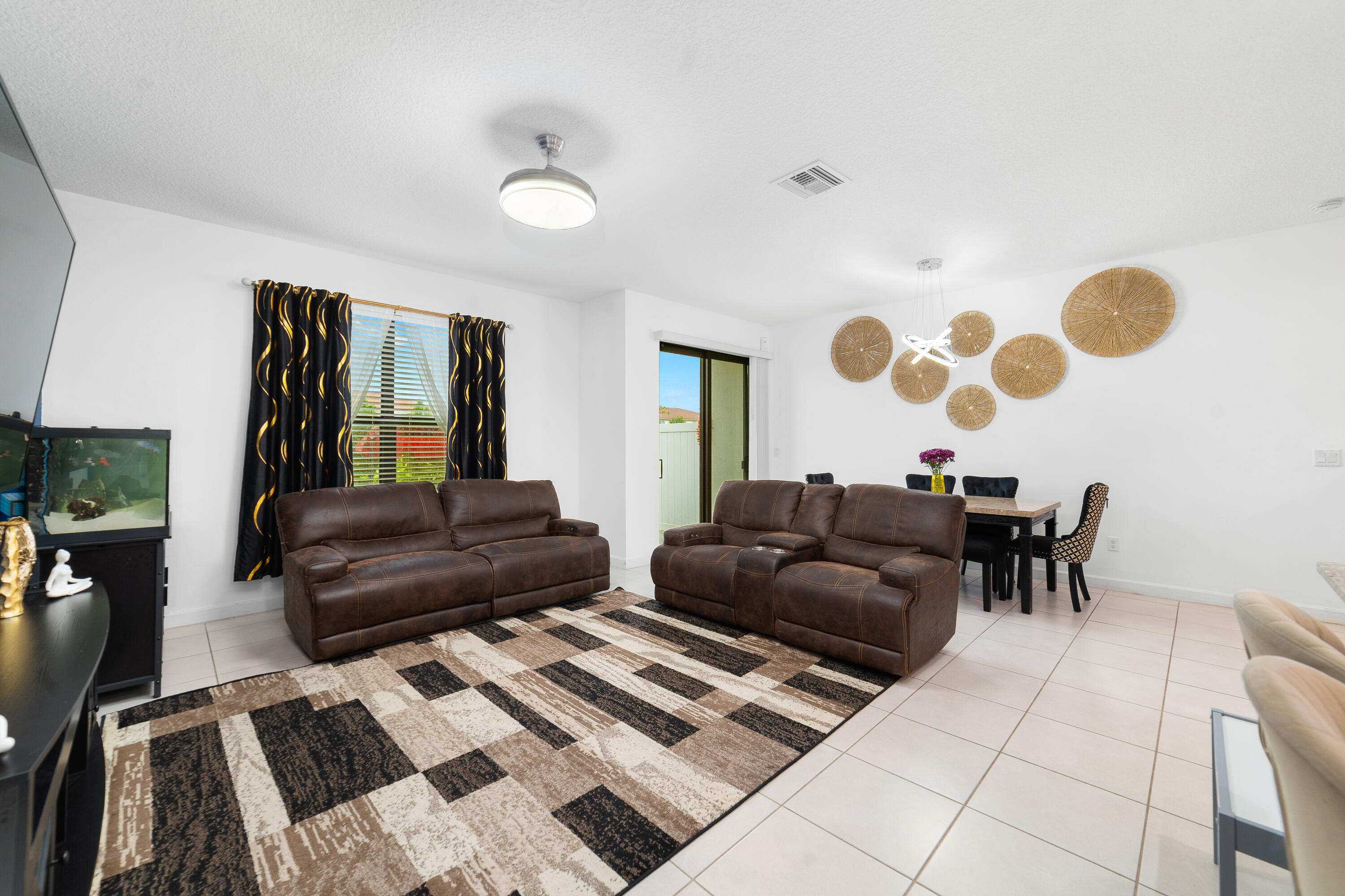 2024 Sugar Maple Drive Riviera Beach, FL 33410 - Photo 14 of 38 DSC0017