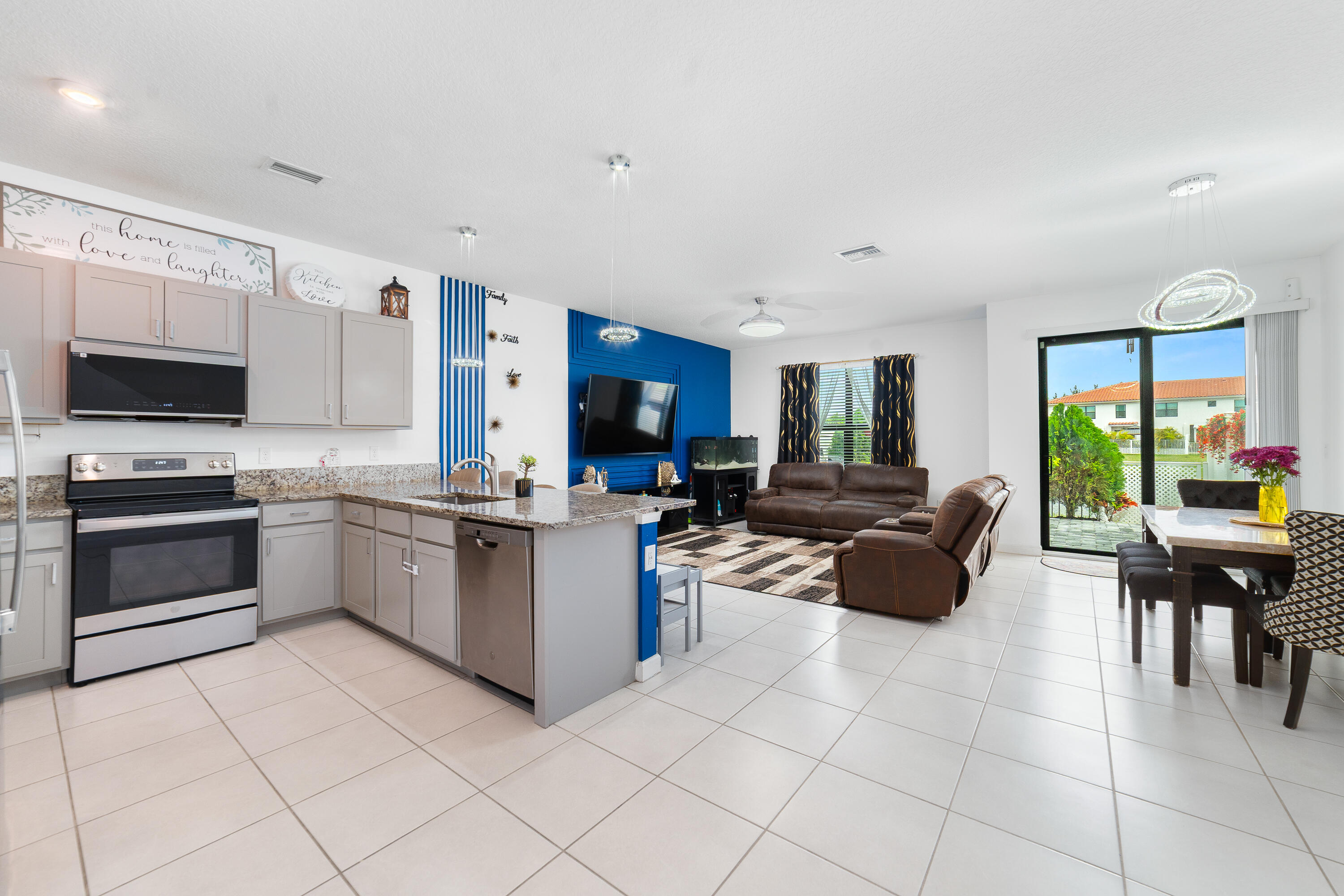 2024 Sugar Maple Drive Riviera Beach, FL 33410 - Photo 6 of 38 DSC0006