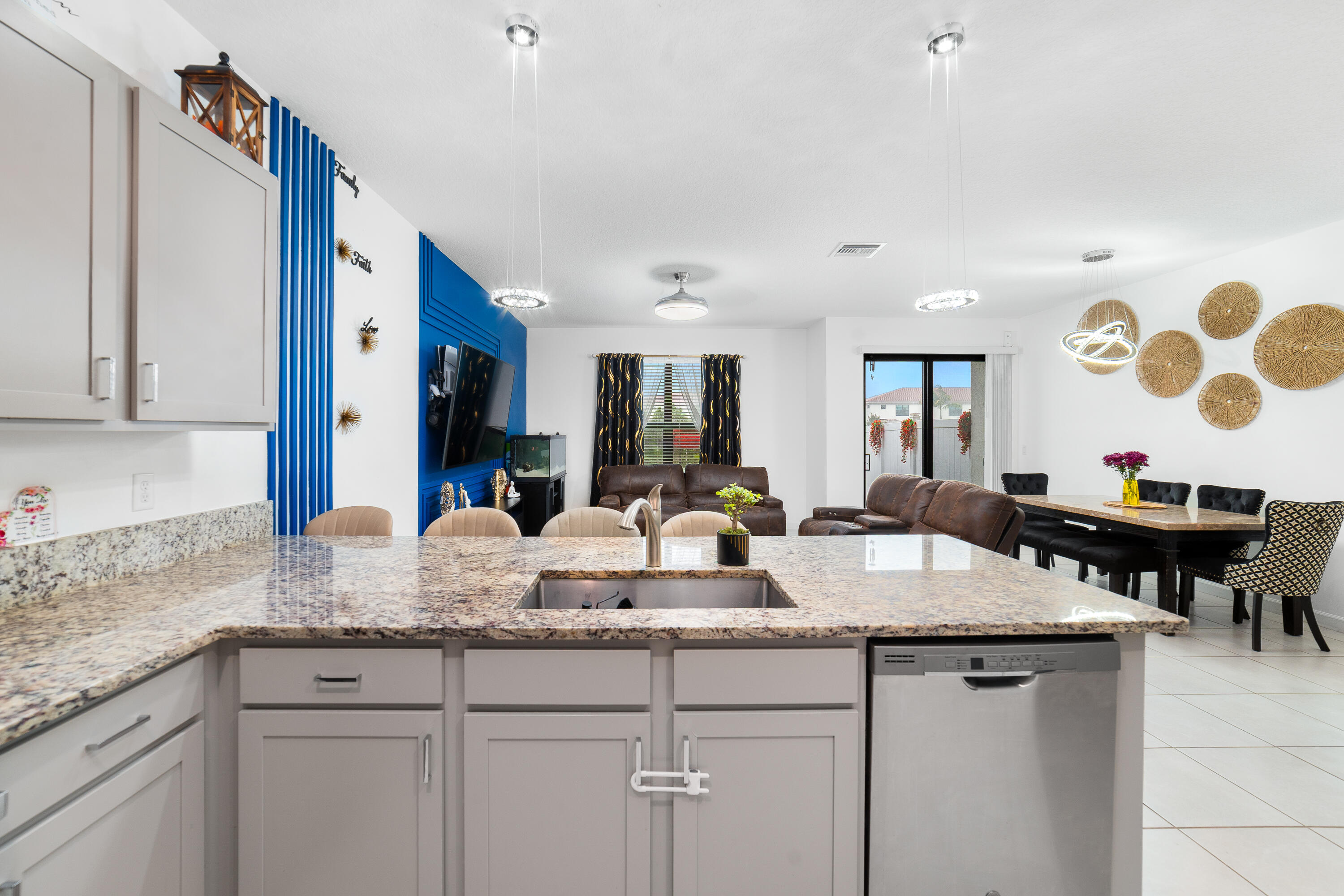 2024 Sugar Maple Drive Riviera Beach, FL 33410 - Photo 10 of 38 DSC0011