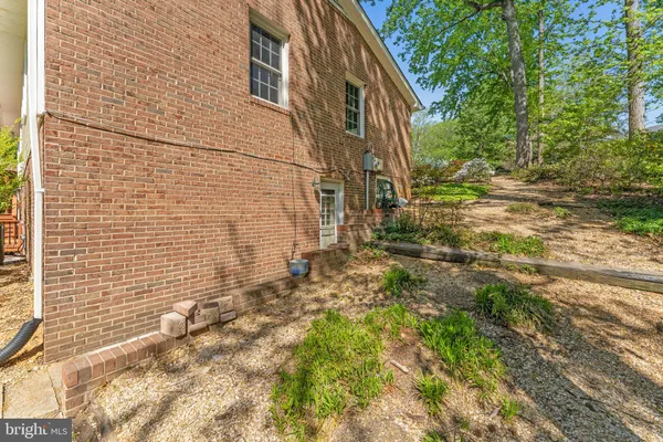 $490,000 | 300 Braehead Drive, Fredericksburg, VA 22401