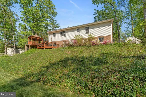 $490,000 | 300 Braehead Drive, Fredericksburg, VA 22401