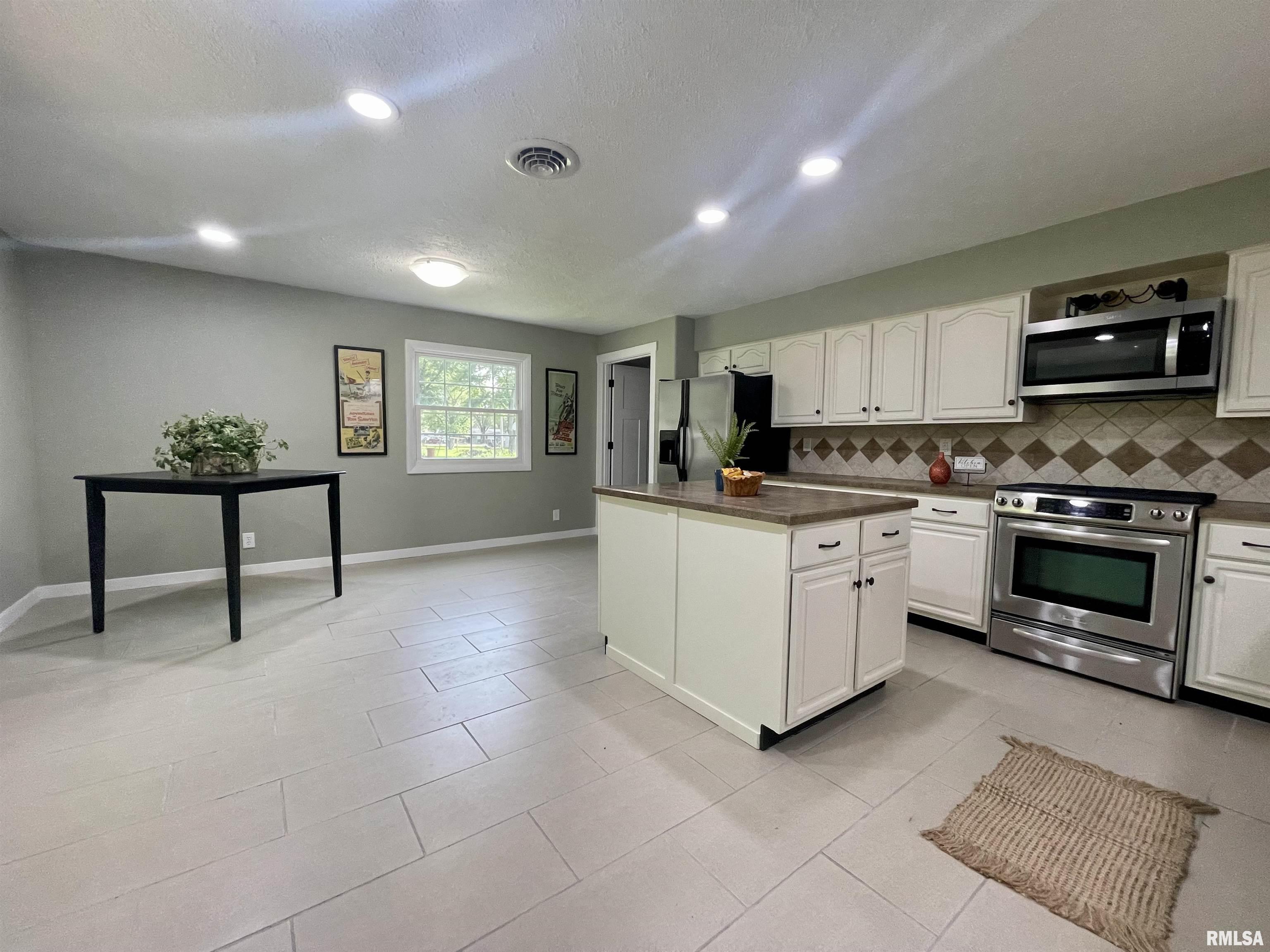 880 West Harrison Road Murphysboro, IL 62966 - Photo 7 of 22