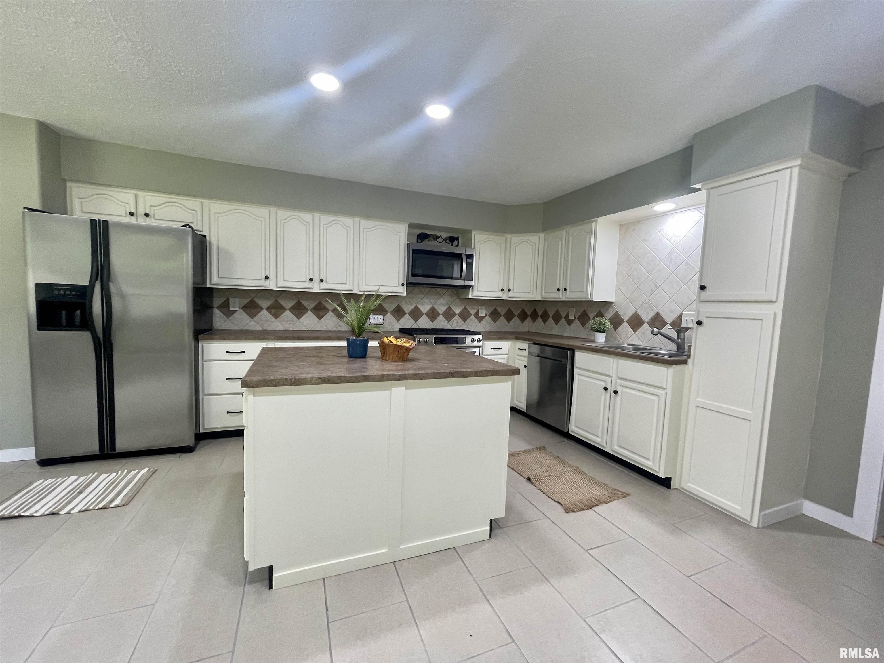 880 West Harrison Road Murphysboro, IL 62966 - Photo 8 of 22